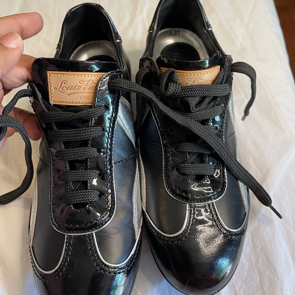 Authentic Louis Vuitton Ladies Sneakers, size (37) - Picture 2 of 16
